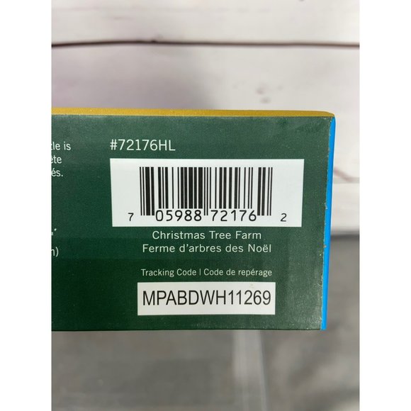 Season's Greetings Christmas‎ Tree Farm 1000 Piece Jigsaw Puzzle - Picture 12 of 13